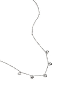 Minimalistische ketting met kleine hartjes