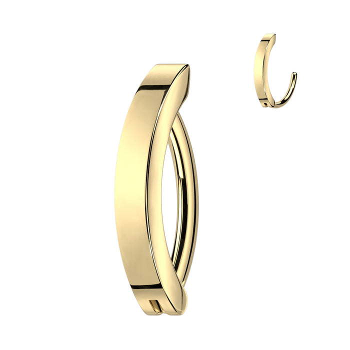 Navelpiercing met kliksluiting in goudkleurig PVD, strak design en chirurgisch staal.