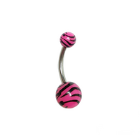 Navelpiercing met roze tijgerprint van acryl en chirurgisch staal – opvallend design