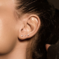 Goudkleurige labret geschikt voor ear curation met bliksem design van titanium – stoer en uniek