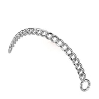 Zilverkleurige oorbel met ketting, chirurgisch staal, geschikt voor helix of tragus.